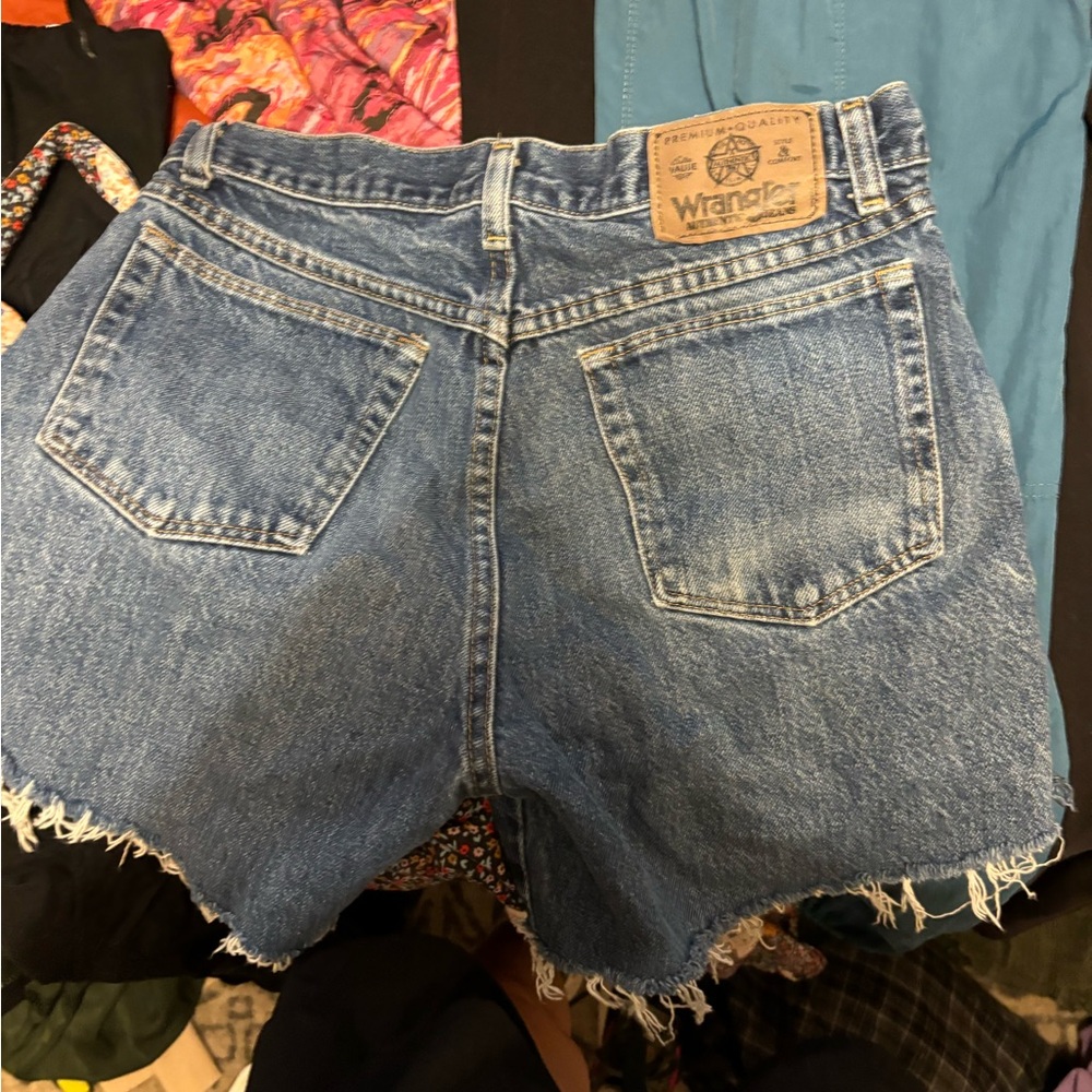 Vintage Wrangler Women's Blue Denim Shorts Size 31